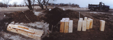 The “baby trench” during a break in the work © 1992 Joel Sternfeld
